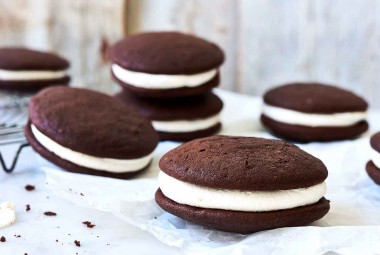 Classic Chocolate Whoopie Pies