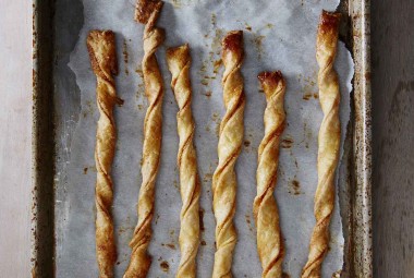 Flaky Cheese Twists