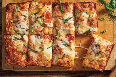 No-Knead Deep-Dish Pizza 