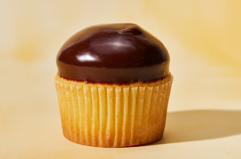 Boston Cream Pie Cupcakes - select to zoom