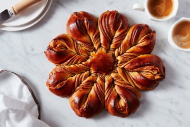 Keto-Friendly Cinnamon Star Bread