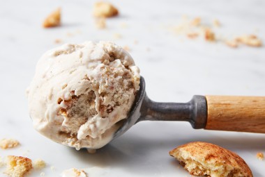 Snickerdoodle Ice Cream made with baking sugar alternative